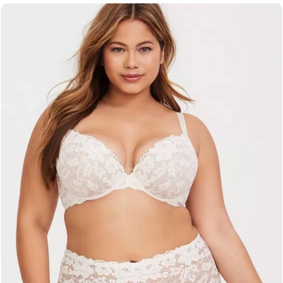 Torrid Cream Lace Bra Intimates & Sleepwear - Picture 3 of 9